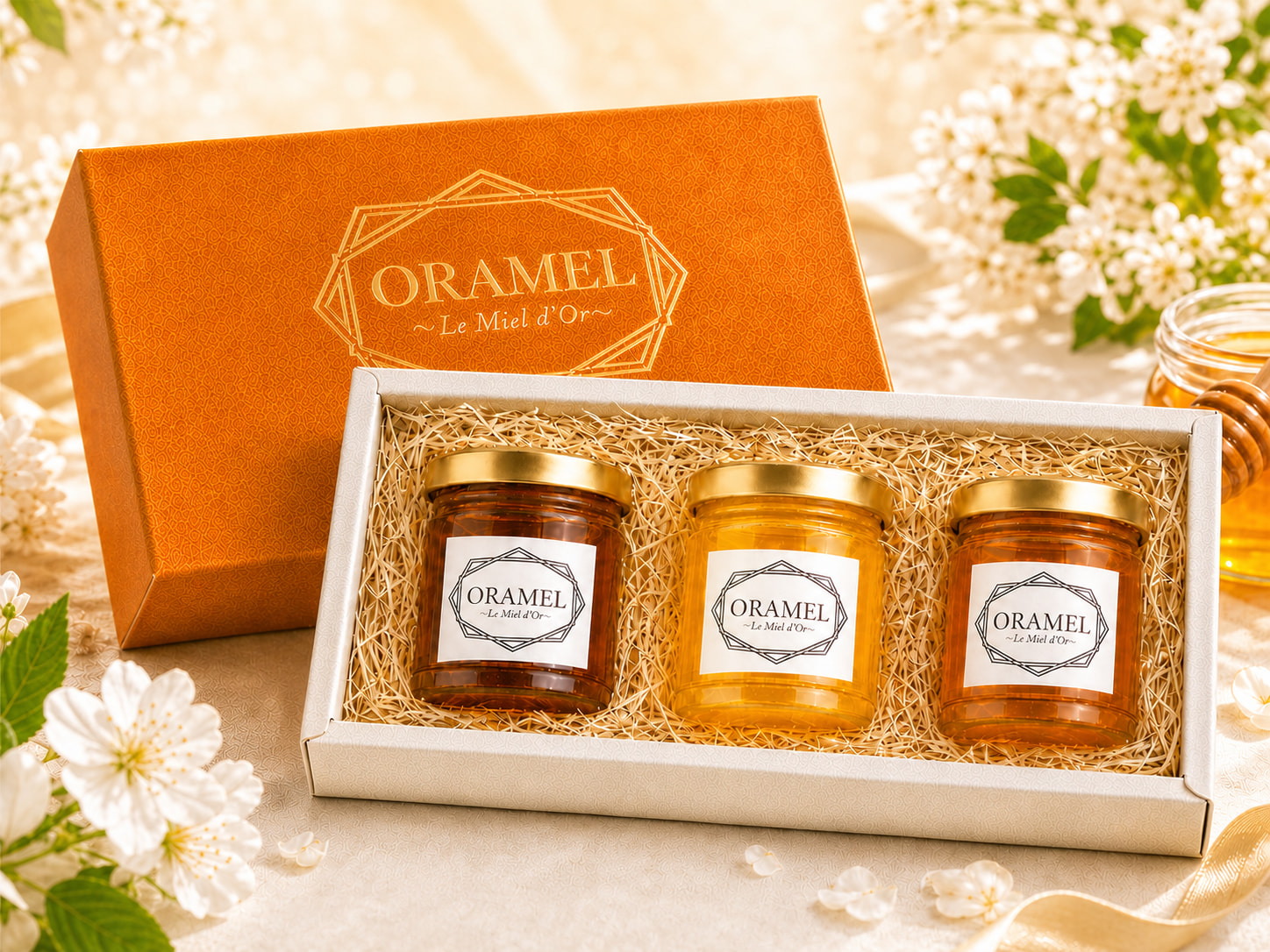 ORAMELのはちみつギフトボックスと贈り物イメージ